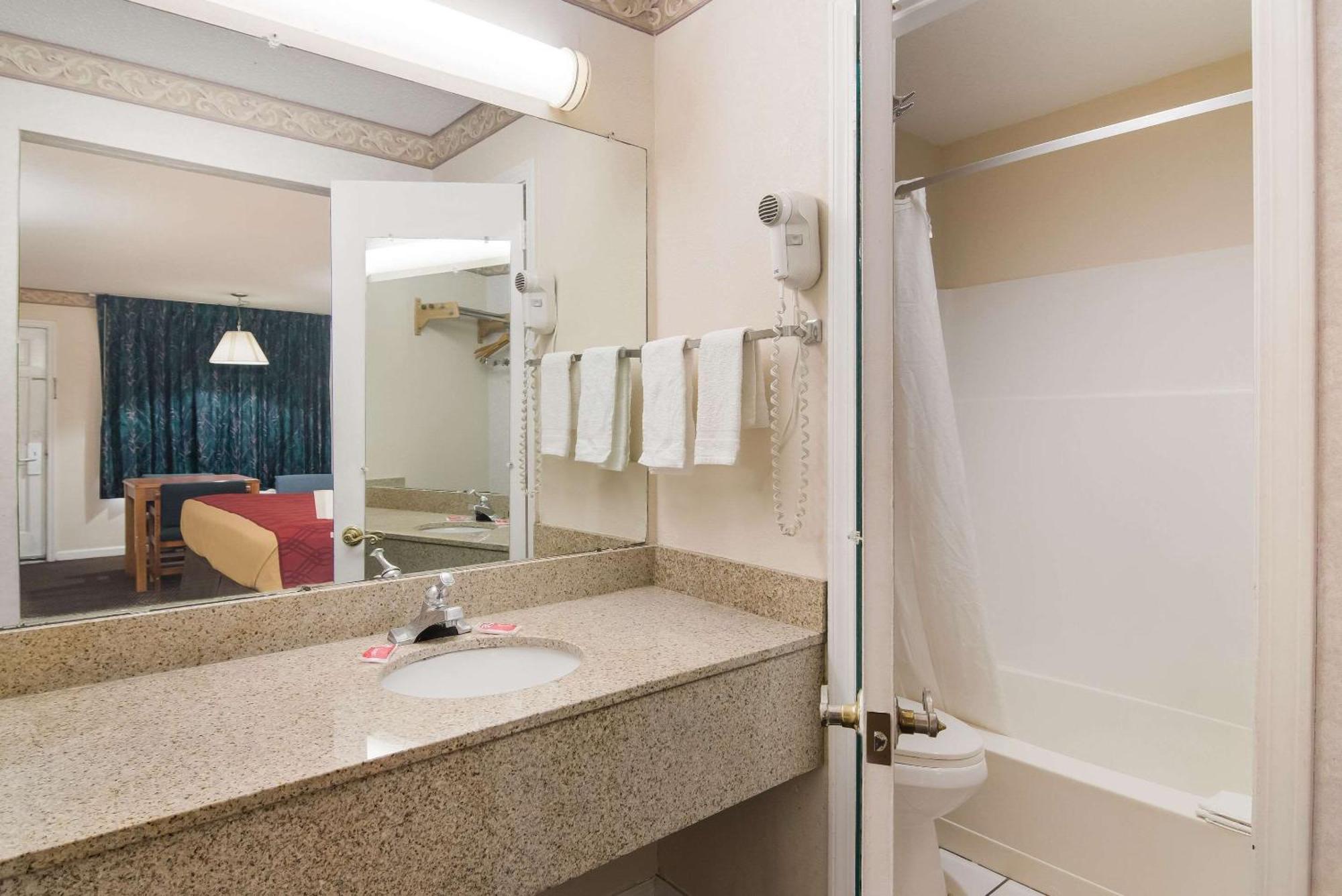 Econo Lodge Calhoun North Damascus Kültér fotó