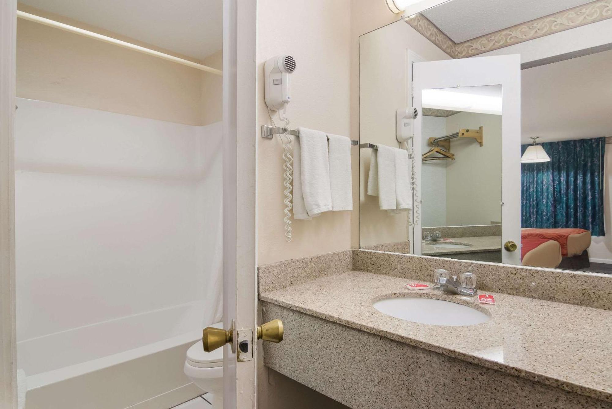 Econo Lodge Calhoun North Damascus Kültér fotó